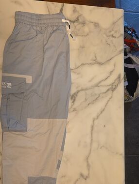 American Eagle Outfitters Two-Tone Light Blue and Cream Cargo Joggers